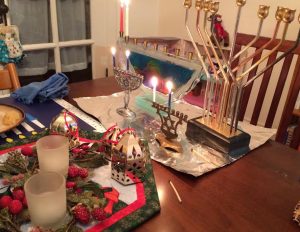 Mace-holiday-decor