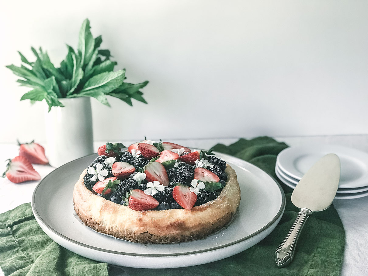 Cheesecake with berries