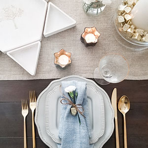 Peace Love Light decor